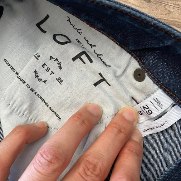 LOFT "Curvy Skinny" Jeans in Dark Blue Wash - Picture 5 of 11